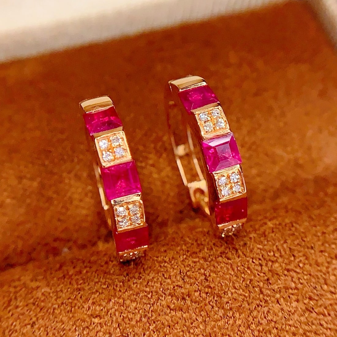 14k Gold 1.2 Ct Natural Ruby & Diamond Earrings: Ref:231040230 // gold content:14k gold // main gemstone:ruby // shape:square // carat weight:1. 2ct // color:red // treatment:natural // // adjacent gemstone 2 : diamond // number of stones:24 //