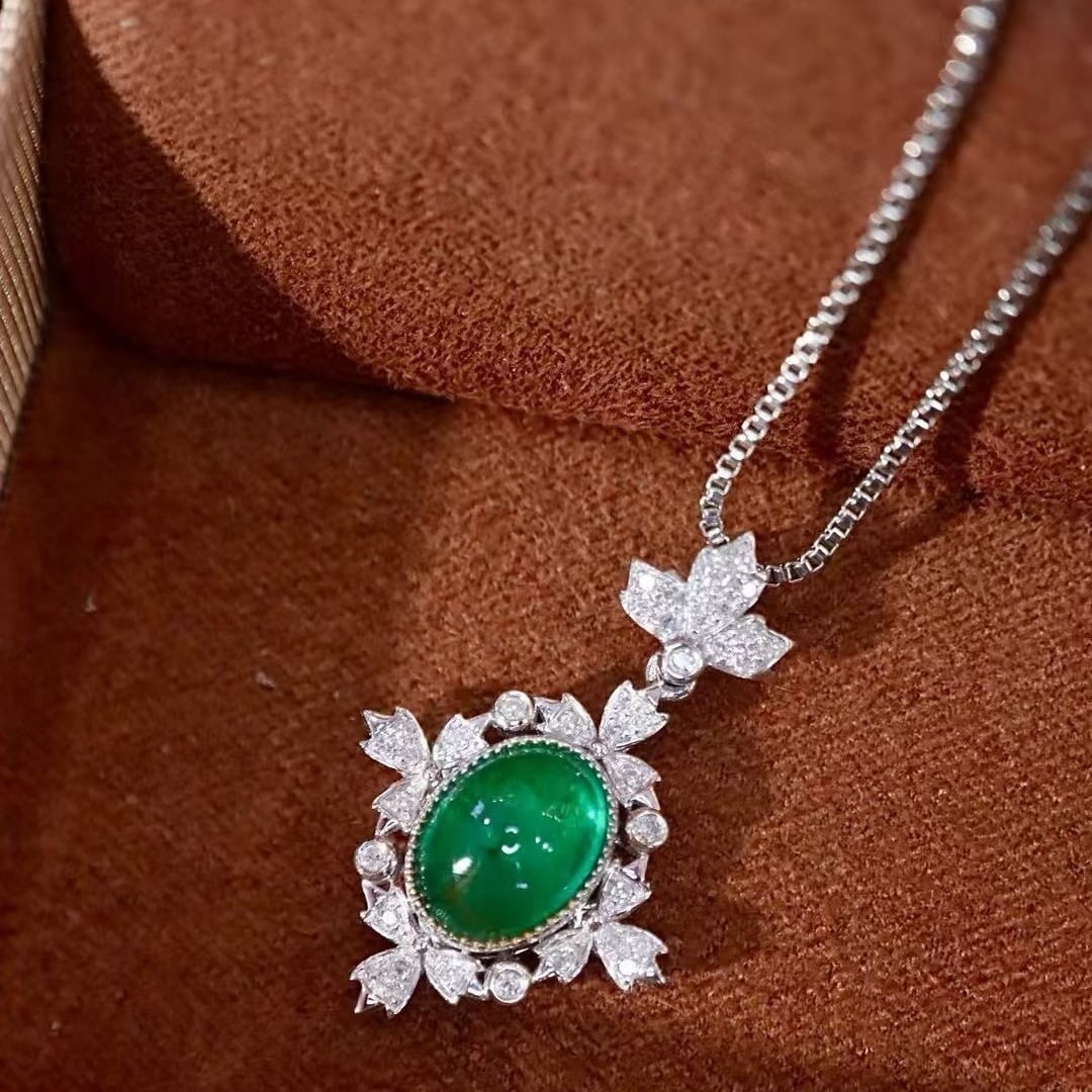 14k Gold 1.91 Ctw Vivid Green Natural Emerald & Diamond Pendant( Without Chain ): Ref:231040235 // gold content:14k gold // main gemstone:emerald // shape:oval // carat weight:1. 75ct // color:vivid green // treatment:natural // // adjacent gemstone 2 : diamond // shape:round //