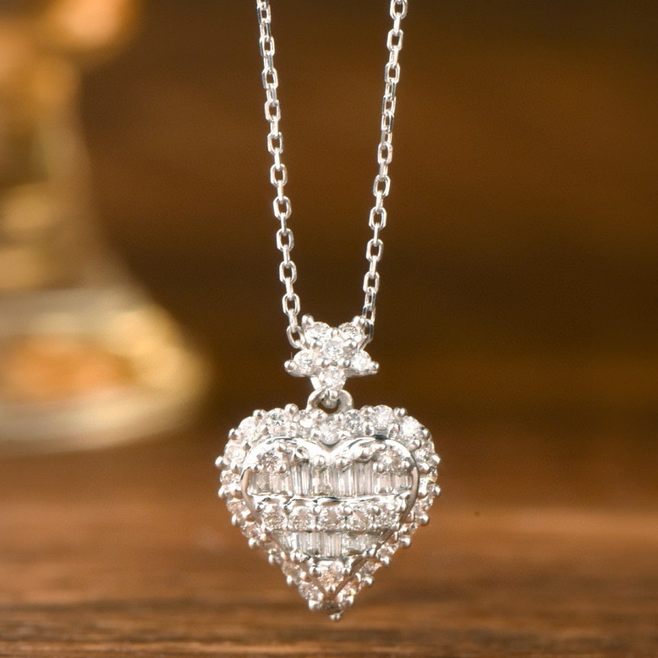 14k Gold 0.70 Ct Natural H Diamond Pendant( Without Chain ): Ref:231040245 // gold content:14k gold // main gemstone:diamond // shape:multiply // carat weight:0. 70ct // clarity grade:vs-si // color:h // treatment:natural // High Estimate: 3000 Condition: New