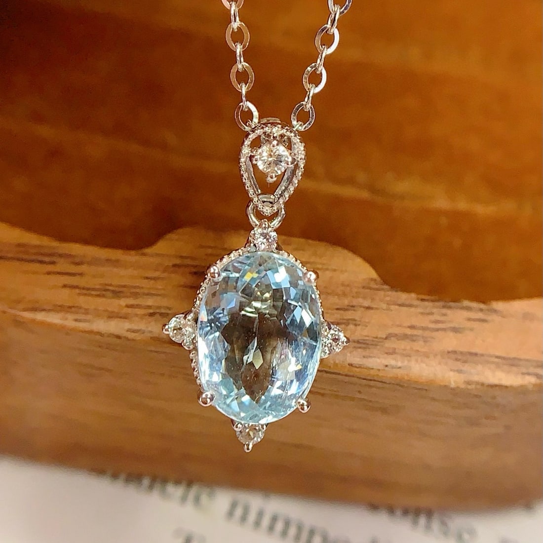 14k Gold 2.55 Ct Natural Aquamarine & Sapphire Pendant( Without Chain ): Ref:231040253 // gold content:14k gold // main gemstone:aquamarine // shape:oval // carat weight:2. 55ct // color:blue // treatment:natural // // adjacent gemstone 2 : sapphire // number of stones:5