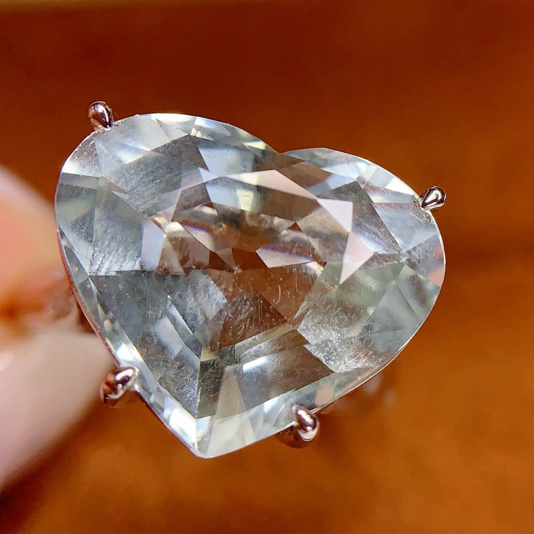 14k Gold 9 Ct Natural Aquamarine & Diamond Ring: Ref:231040254 // gold content:14k gold // ring size:7. 25us // // main gemstone:aquamarine // shape:heart // carat weight:9ct // color:blue // treatment:natural // // adjacent gemstone 2 : diamond //