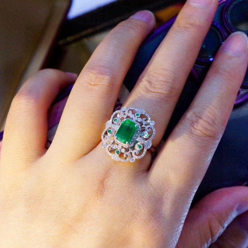 14k Gold 2.48 Ctw Vivid Green Natural Emerald & Diamond Ring - 2