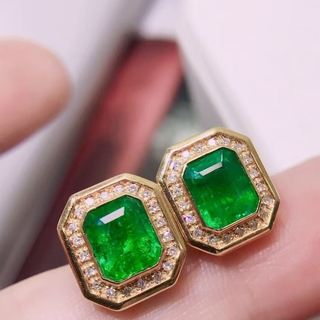 14k Gold 2.68 Ctw Vivid Green Natural Emerald & Diamond Earrings - 3