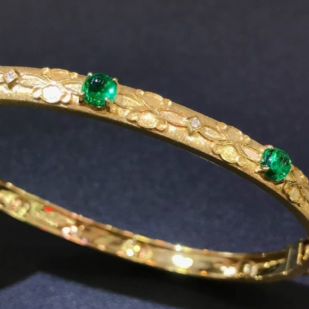 14k Gold 2.94 Ctw Natural Emerald & Diamond Bangle - 3