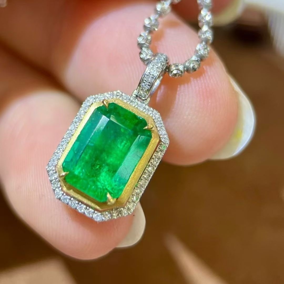 14k Gold 2.65 Ctw Vivid Green Natural Emerald & Diamond Pendant( Without Chain ) - 4