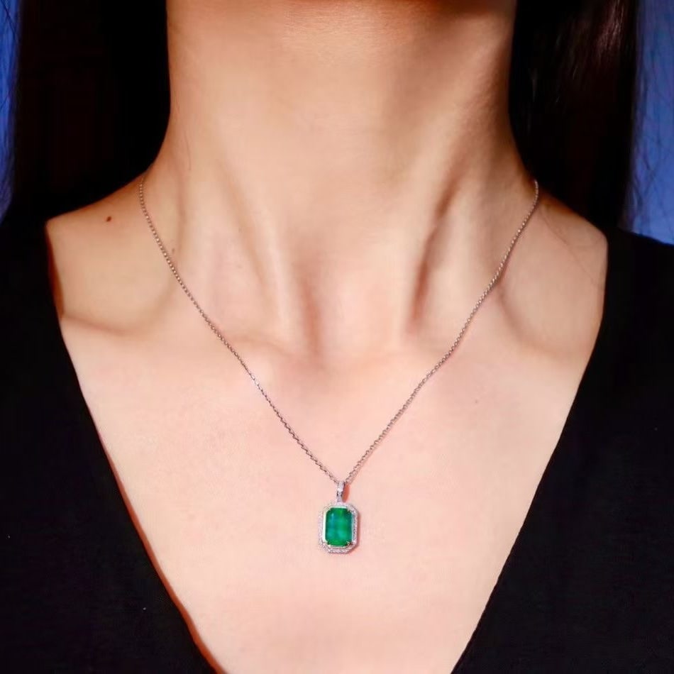 14k Gold 2.65 Ctw Vivid Green Natural Emerald & Diamond Pendant( Without Chain ) - 5