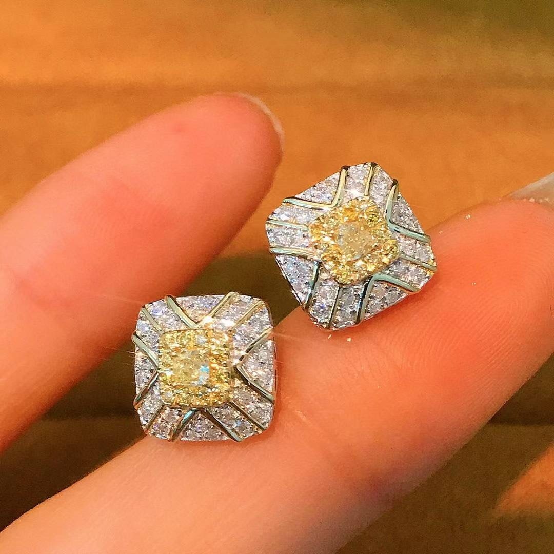 14k Gold 0.7 Ct Natural Color Diamond Earrings - 5