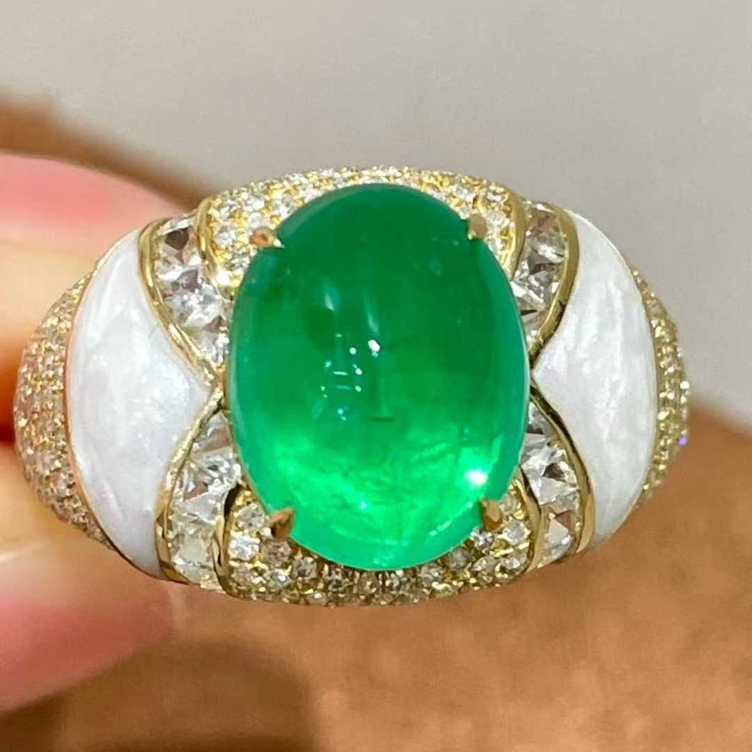 14k Gold 4.08 Ct Natural Emerald & Diamond & Sapphire Ring: Ref:231040311 // gold content:14k gold // ring size:7. 25us // // main gemstone:emerald // shape:oval // carat weight:4. 08ct // color:green // treatment:natural // // adjacent gemstone 2 : diamond //