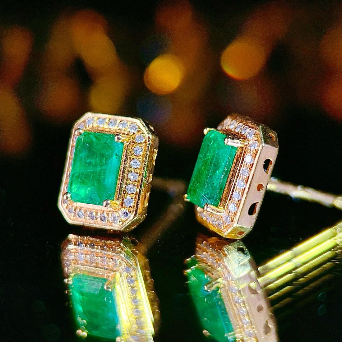 14k Gold 1.2 Ct Vivid Green Natural Emerald & Diamond Earrings - 4