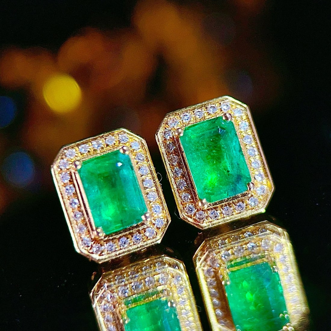 14k Gold 1.2 Ct Vivid Green Natural Emerald & Diamond Earrings - 6