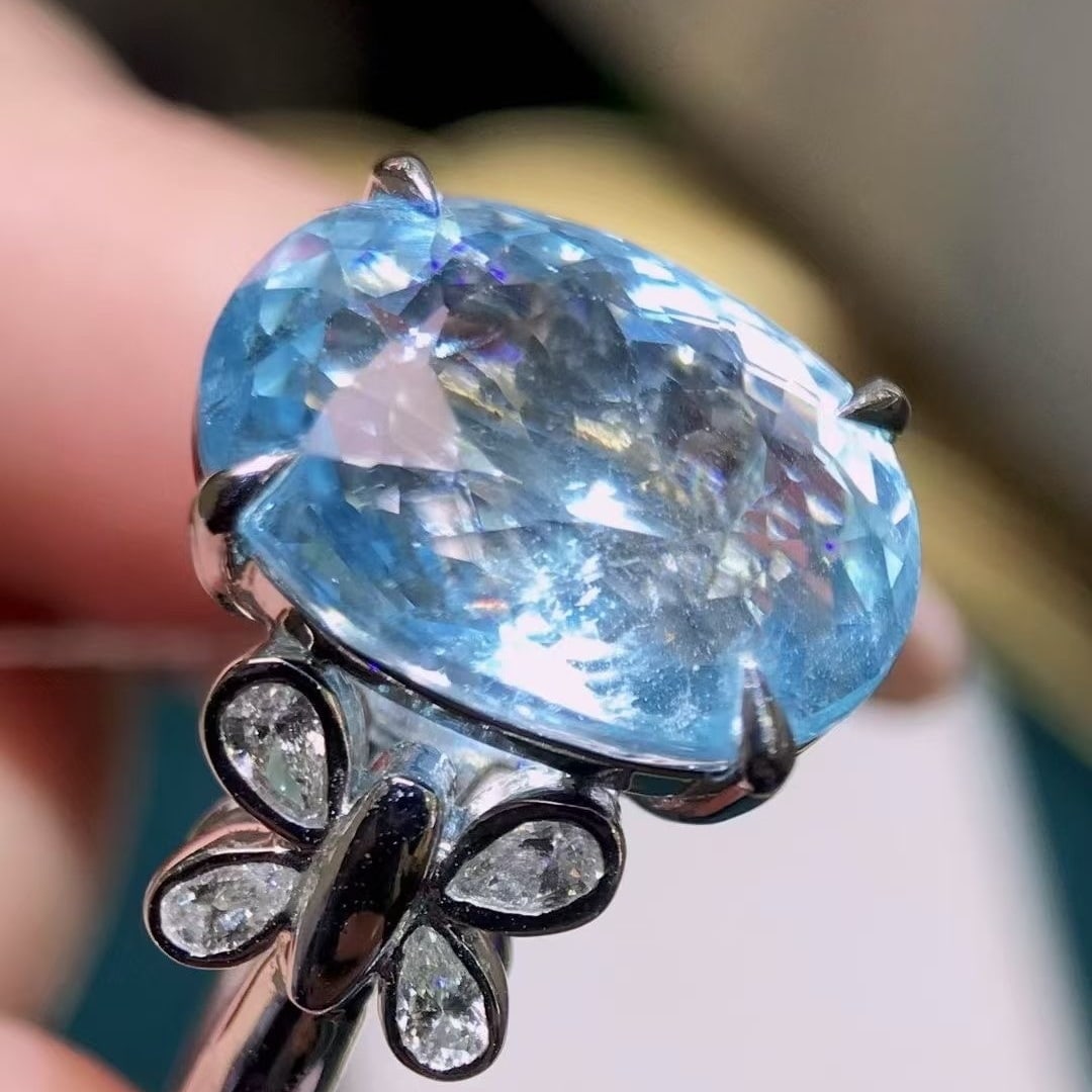14k Gold 6.49 Ctw Natural Aquamarine & Diamond Ring - 4