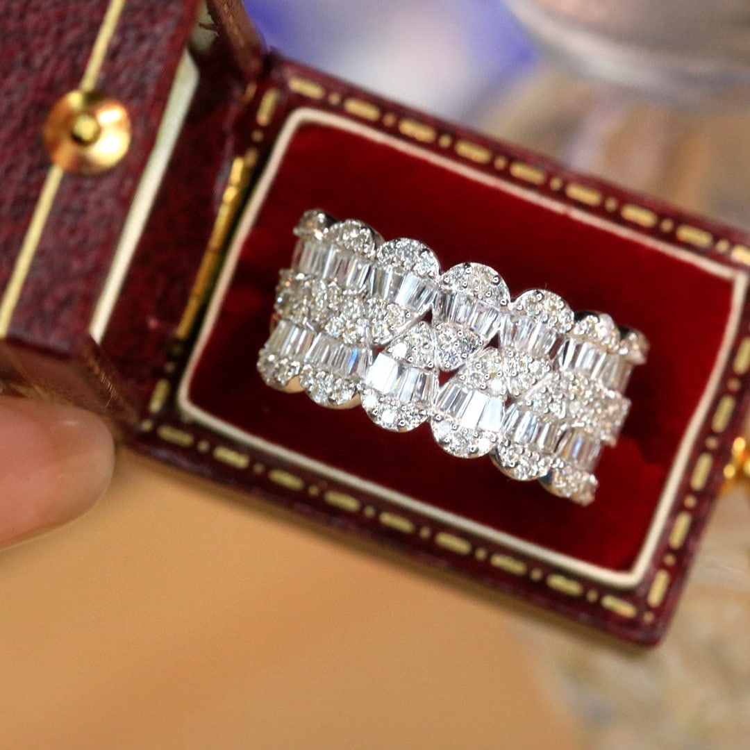 14k Gold 1.05 Ct Natural H Diamond Ring: Ref:231040356 // gold content:14k gold // ring size:7. 25us // // main gemstone:diamond // shape:multiply // carat weight:1. 05ct // clarity grade:vs-si // color:h // treatment:natural // Condition: N