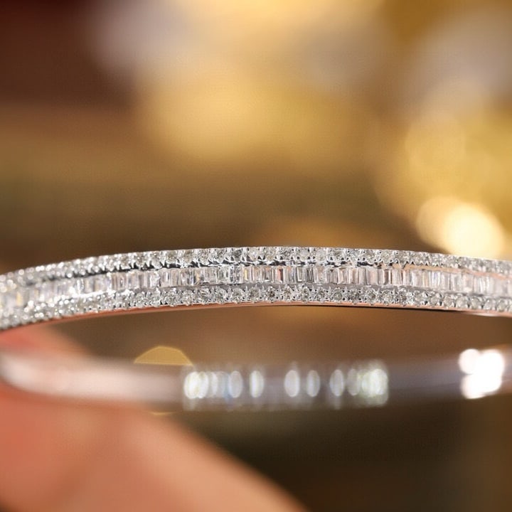 14k Gold 1.2 Ct Natural H Diamond Bangle - 4