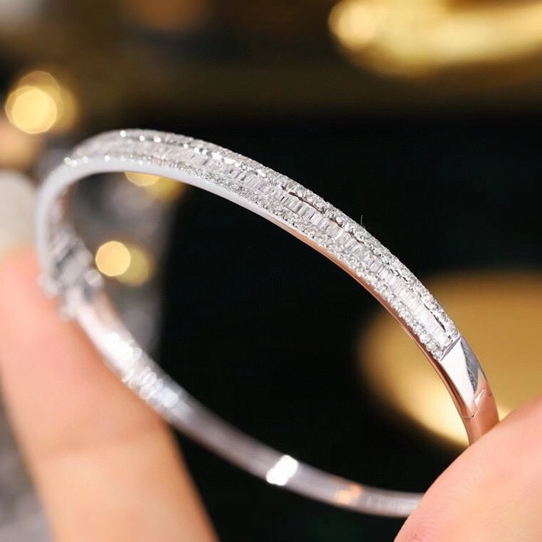 14k Gold 1.2 Ct Natural H Diamond Bangle - 7