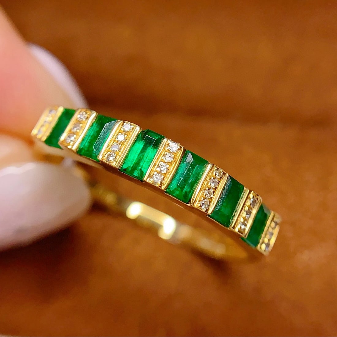 14k Gold 0.65 Ct Vivid Green Natural Emerald & Diamond Ring - 3