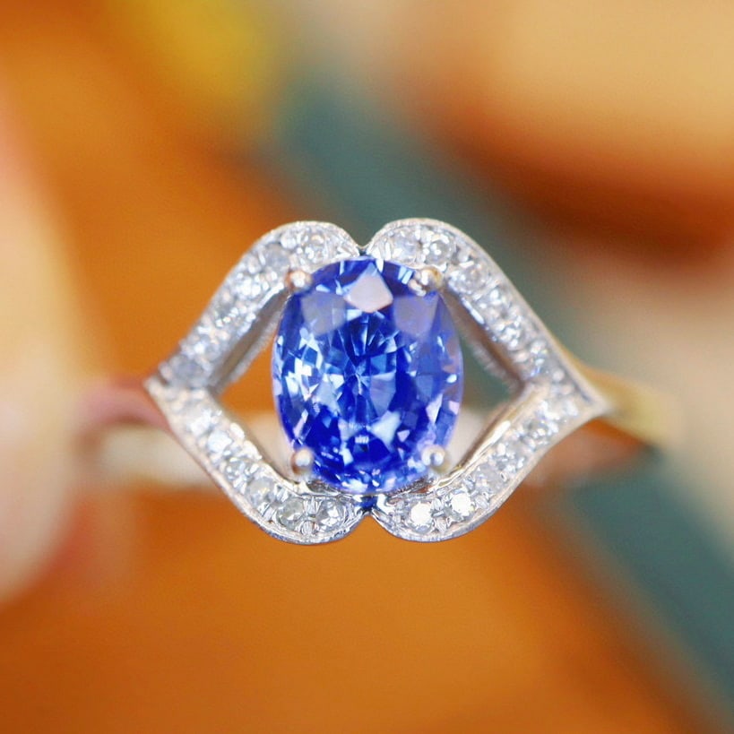 14k Gold 0.97 Ctw Natural Sapphire & Diamond Ring: Ref:231040365 // gold content:14k gold // ring size:7. 25us // // main gemstone:sapphire // shape:oval // carat weight:0. 9ct // color:blue // treatment:natural // // adjacent gemstone 2 : diamond //