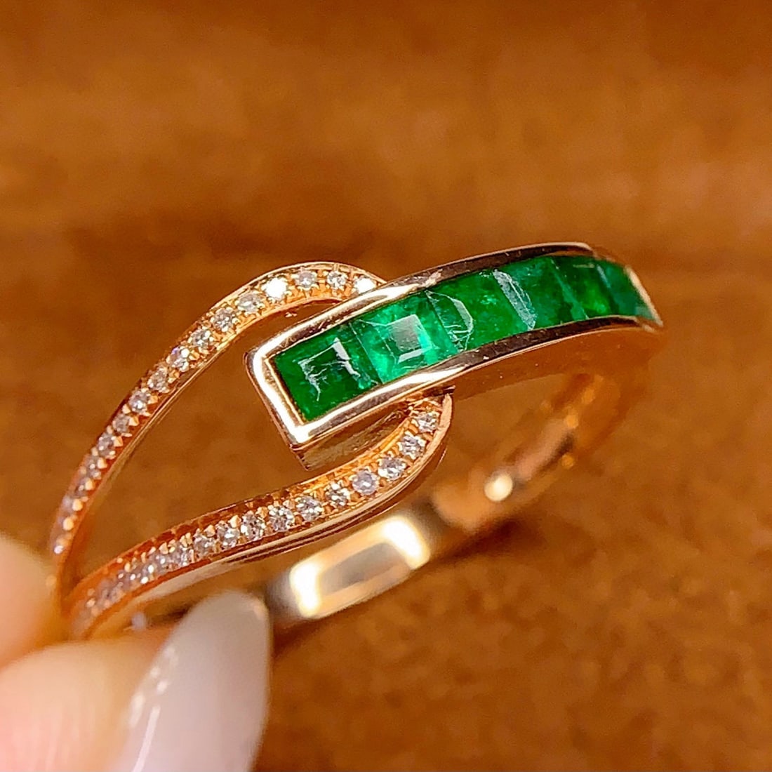 14k Gold 1 Ct Vivid Green Natural Emerald & Diamond Ring - 3