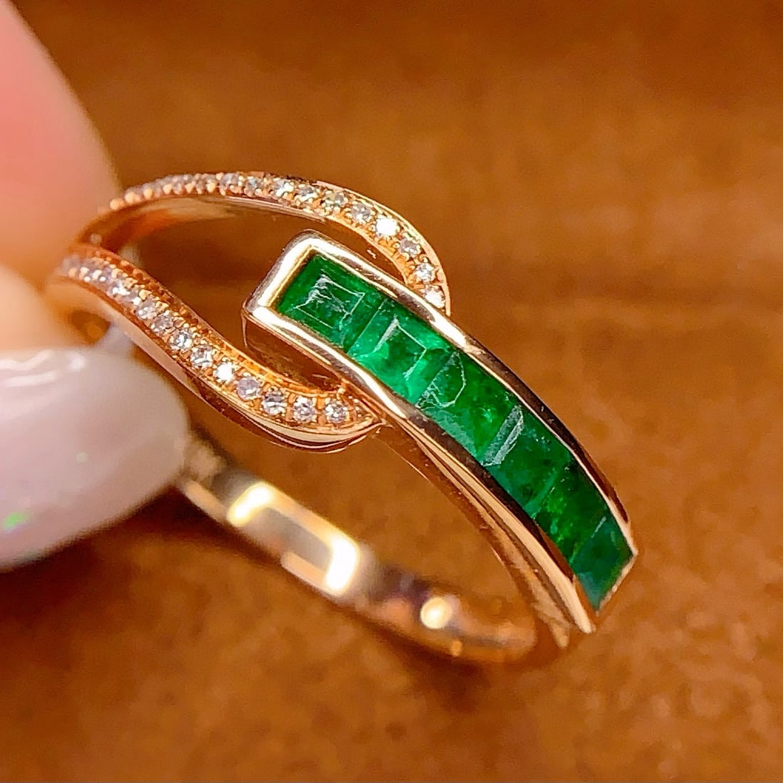 14k Gold 1 Ct Vivid Green Natural Emerald & Diamond Ring - 5