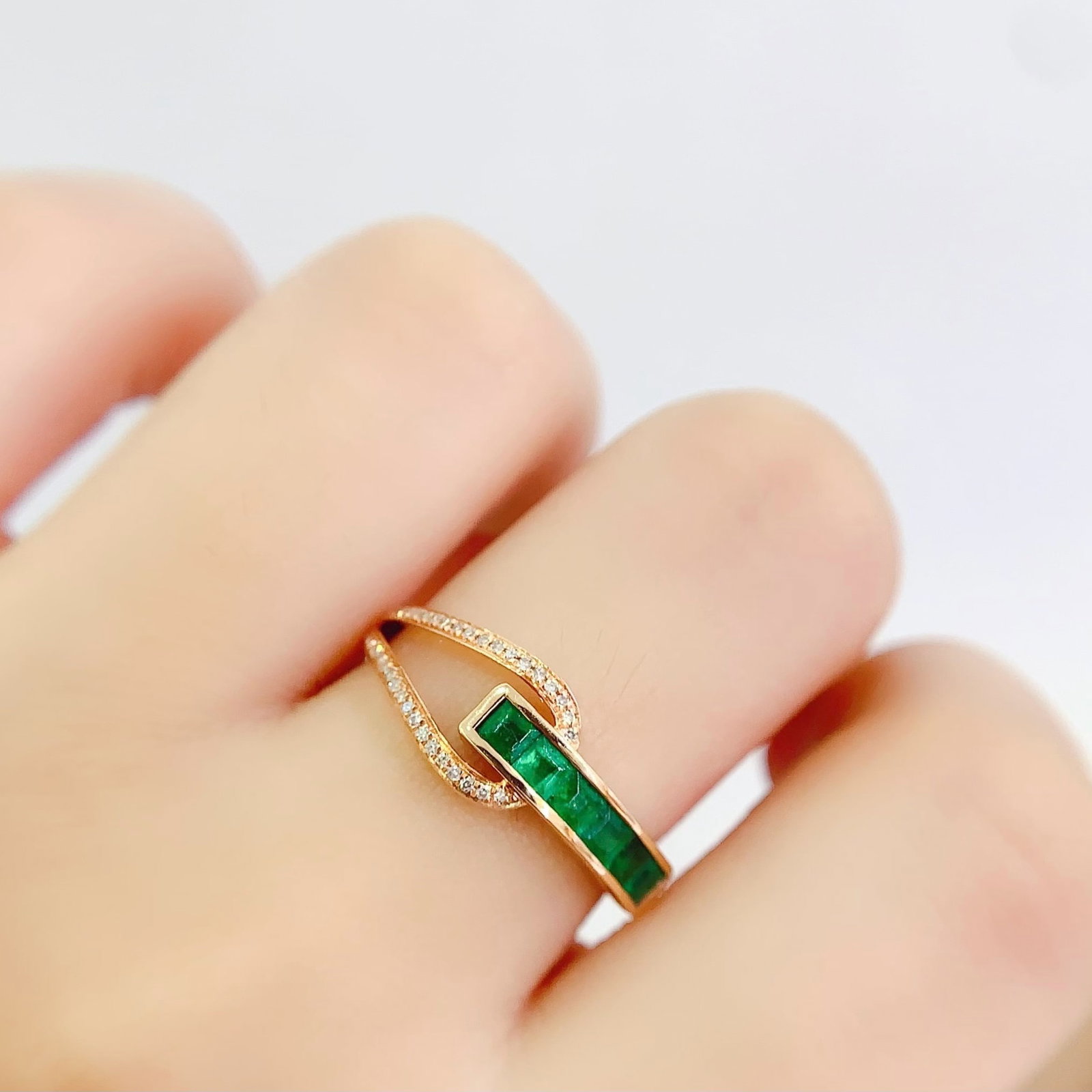 14k Gold 1 Ct Vivid Green Natural Emerald & Diamond Ring - 6