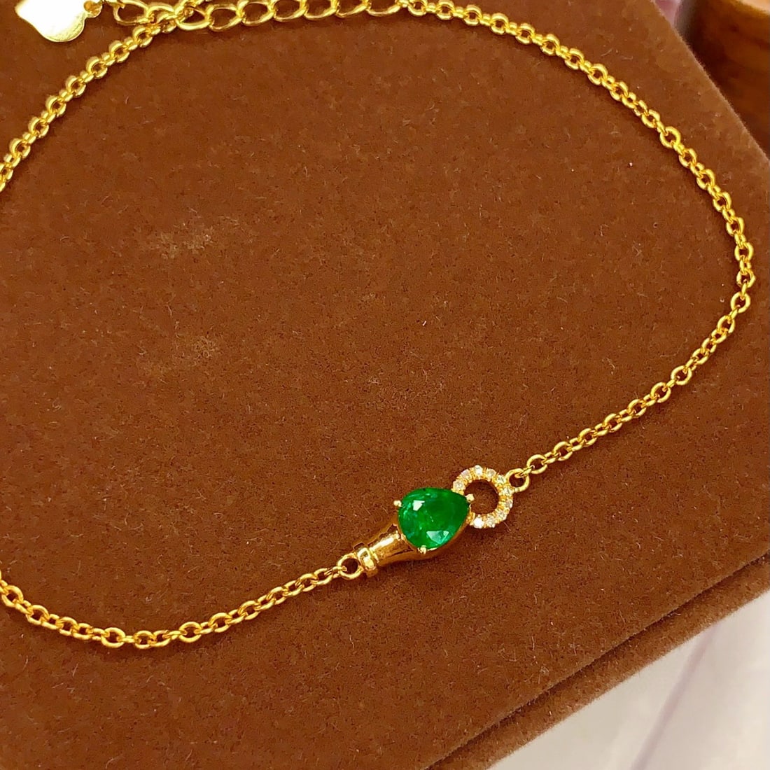 14k Gold 0.45 Ct Vivid Green Natural Emerald & Diamond Bracelet - 4