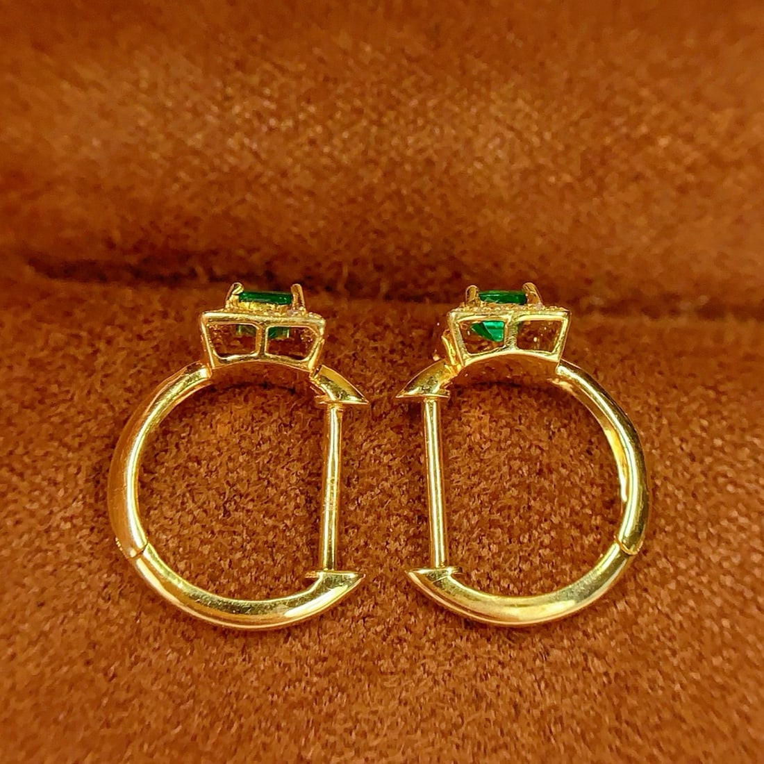 14k Gold 0.6 Ct Vivid Green Natural Emerald & Diamond Earrings - 2