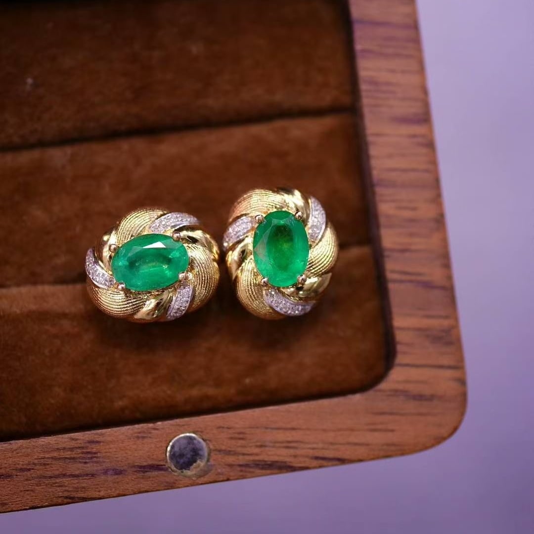 14k Gold 1.5 Ct Vivid Green Natural Emerald & Diamond Earrings - 3