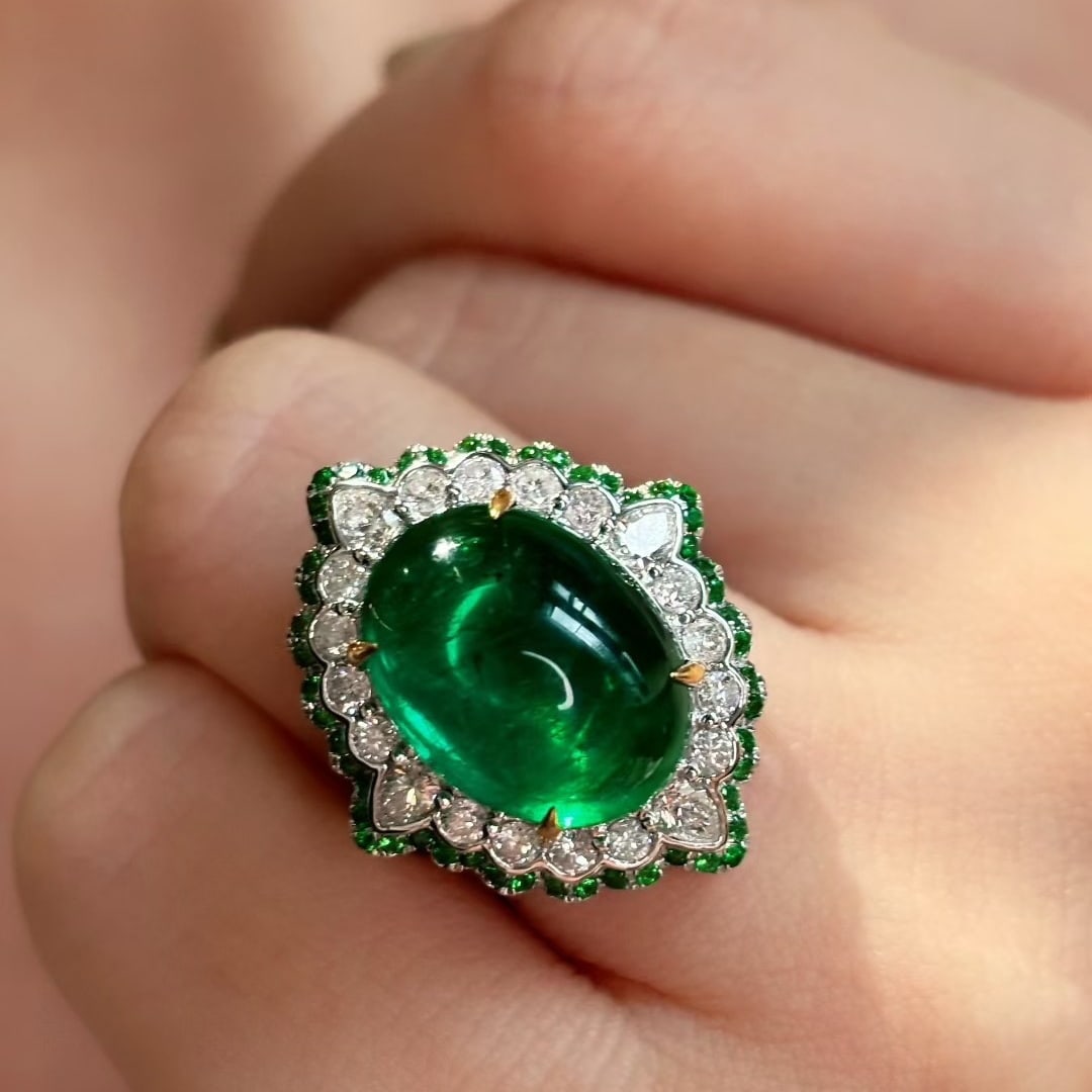 14k Gold 9.98 Ctw Vivid Green Natural Emerald & Diamond Ring: Ref:231040394 // gold content:14k gold // ring size:7. 25us // // main gemstone:emerald // shape:oval // carat weight:8. 88ct // color:vivid green // treatment:natural // // adjacent gemstone 2 :