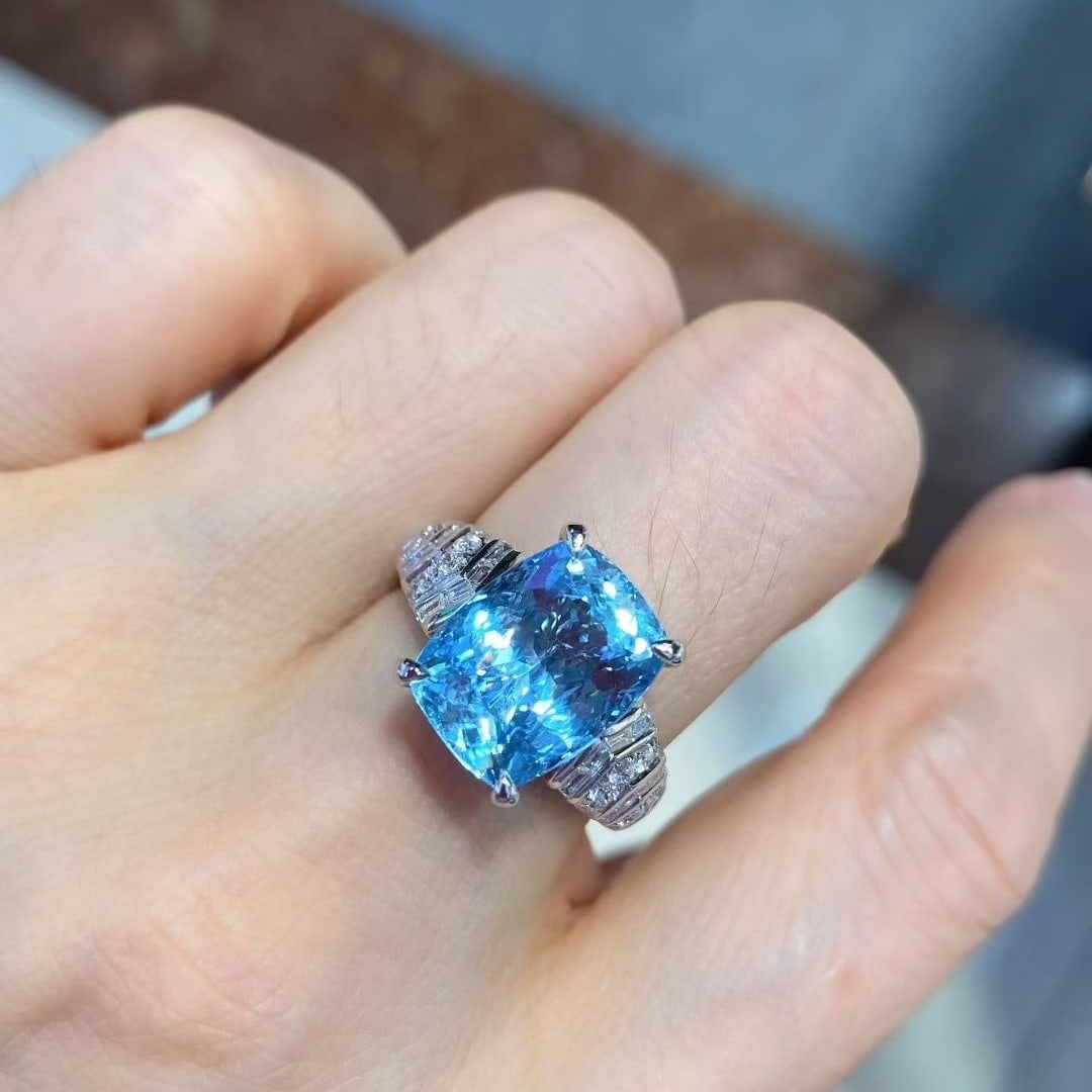 14k Gold 6.35 Ctw Natural Aquamarine & Diamond Ring - 2