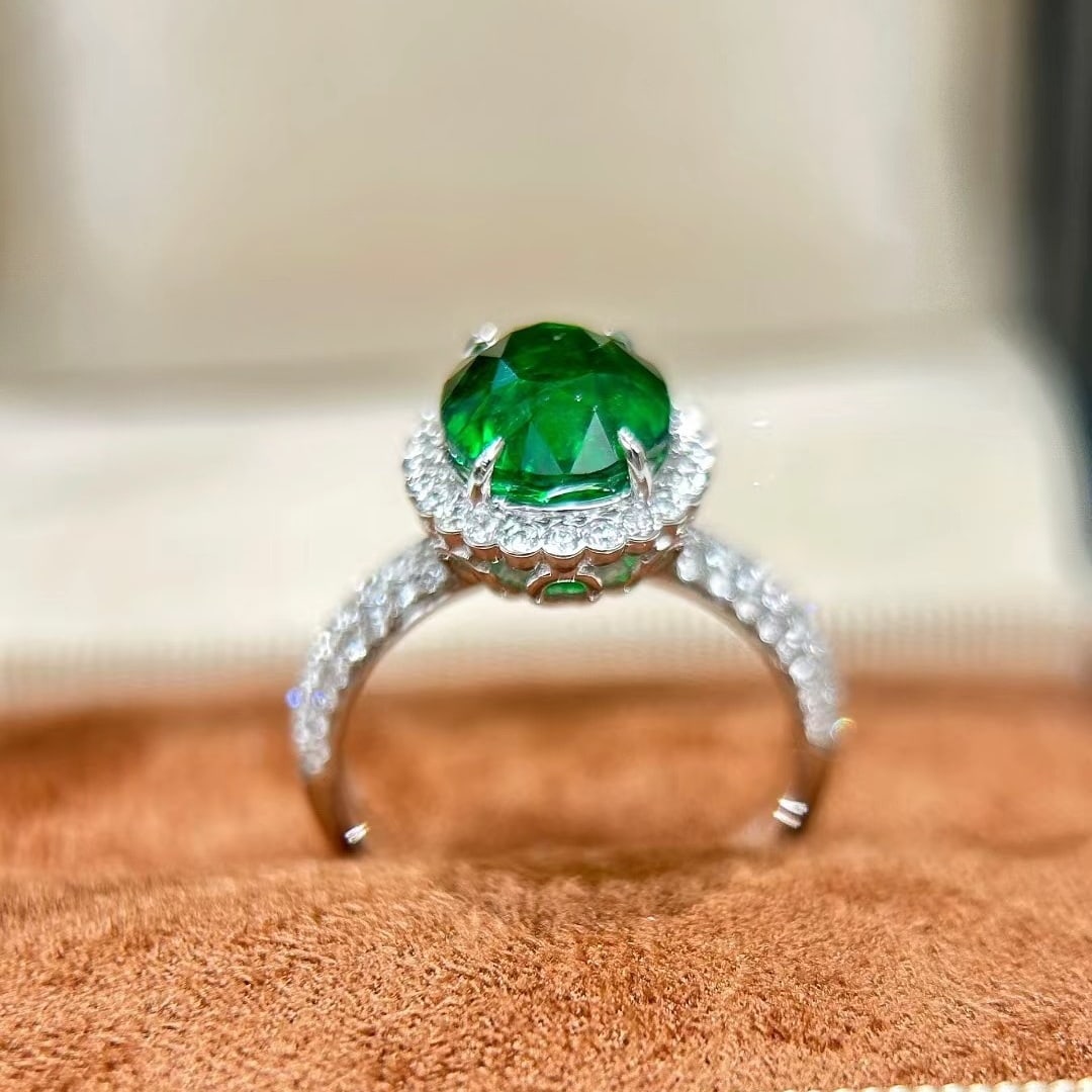 14k Gold 5.12 Ctw Vivid Green Natural Tsavorite & Diamond Ring - 5