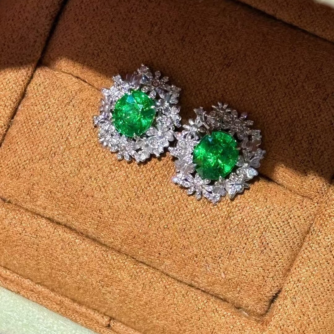 14k Gold 2.32 Ct Vivid Green Natural Tsavorite & Diamond Earrings - 2