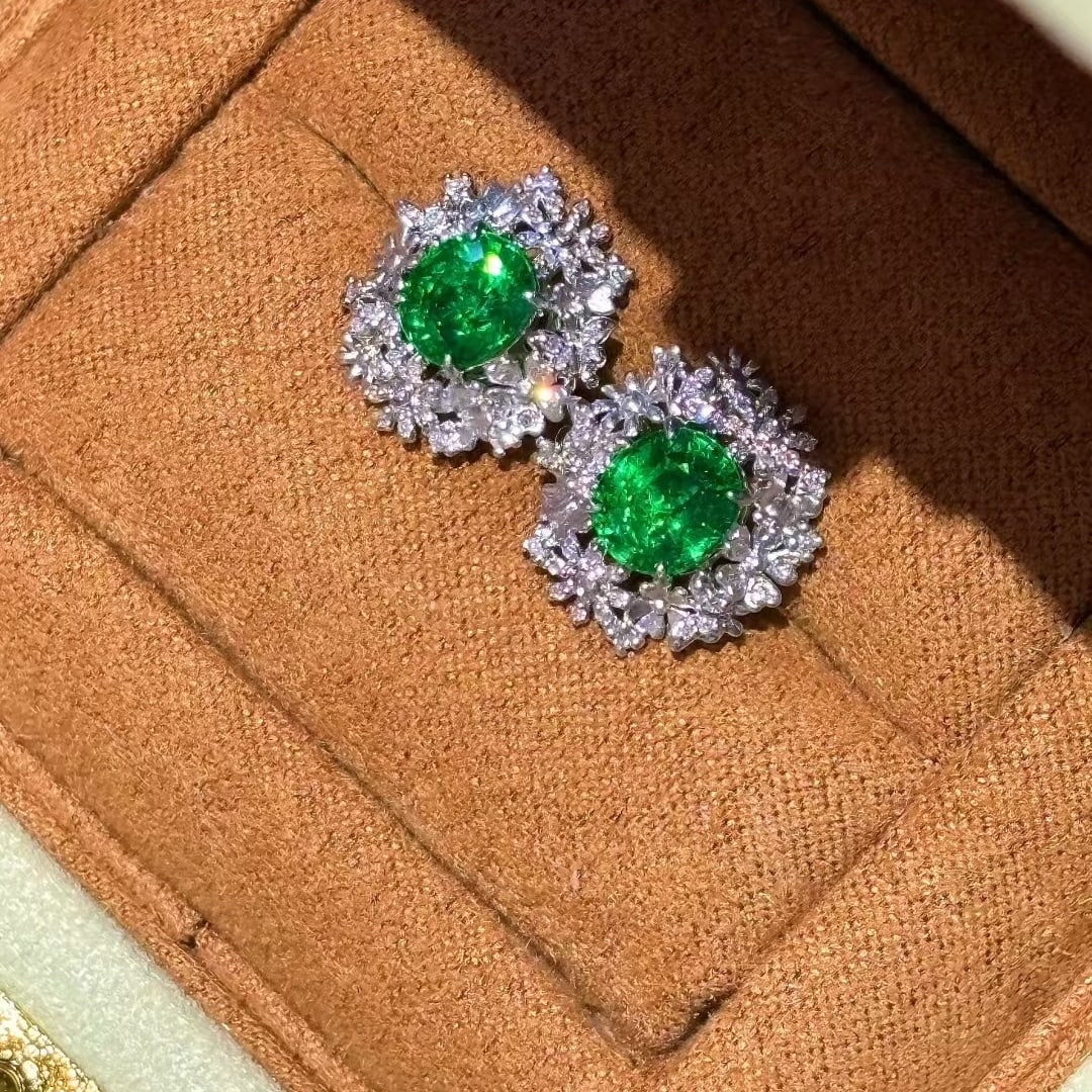 14k Gold 2.32 Ct Vivid Green Natural Tsavorite & Diamond Earrings - 3