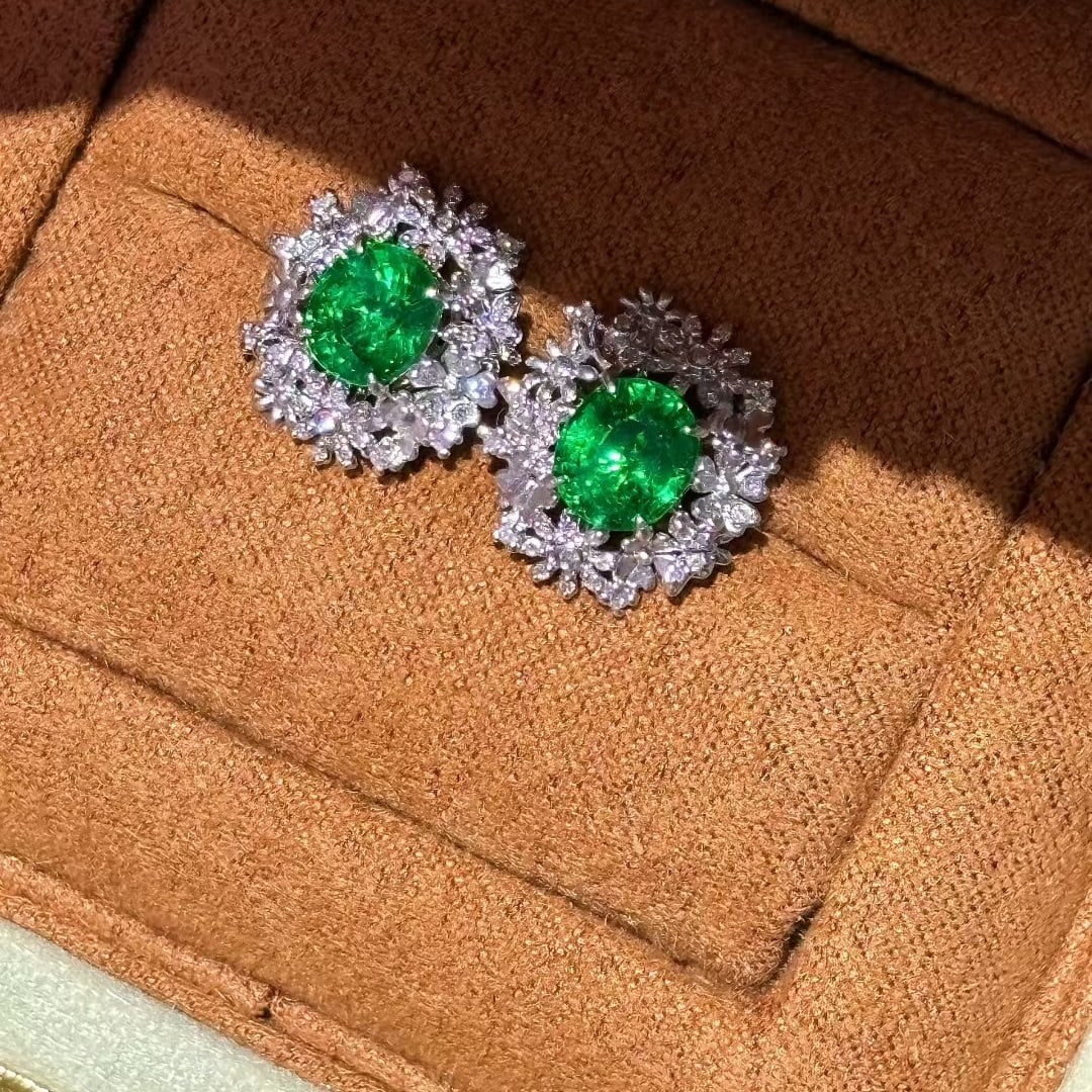 14k Gold 2.32 Ct Vivid Green Natural Tsavorite & Diamond Earrings - 4