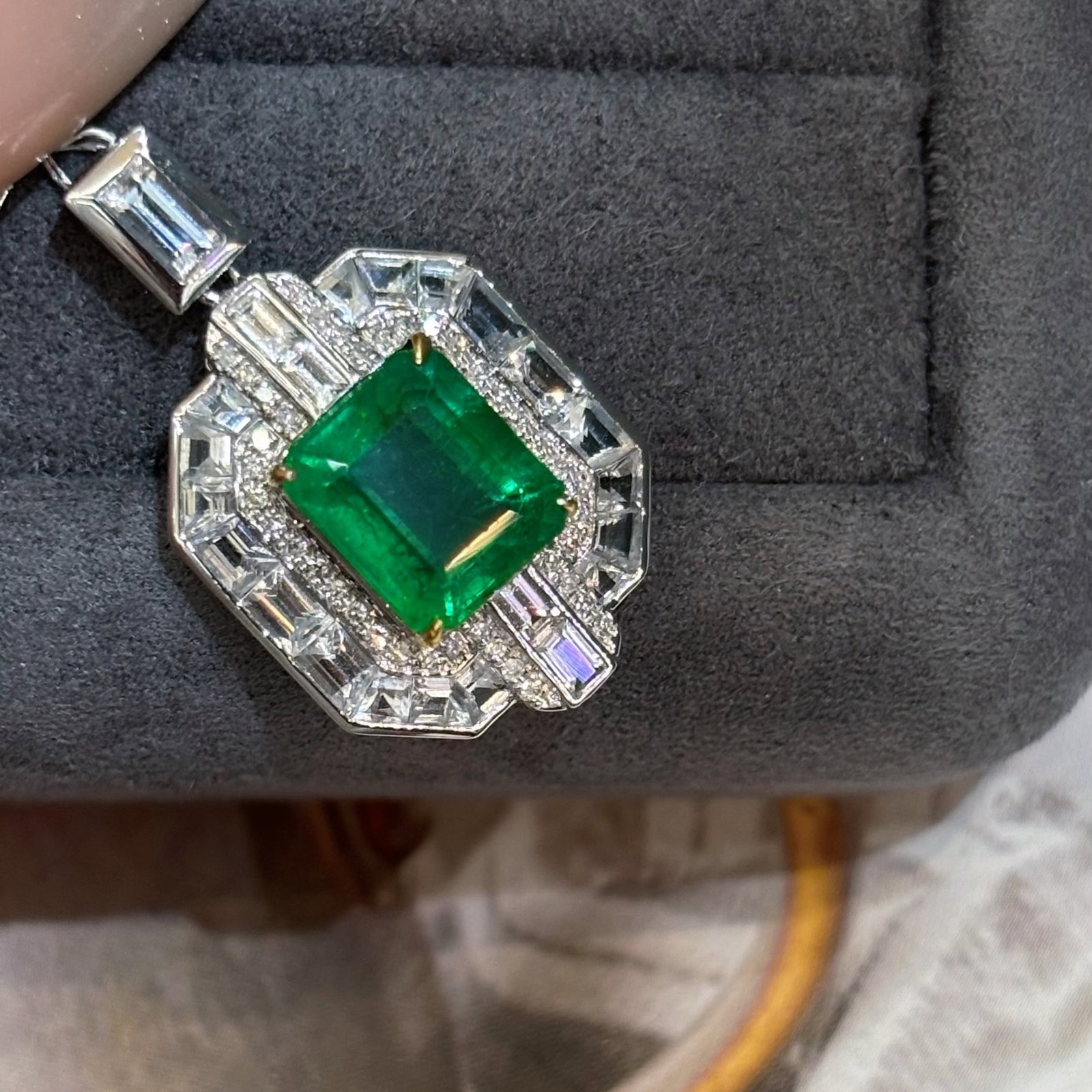 14k Gold 2.7 Ct Vivid Green Natural Emerald & Diamond & Sapphire Pendant( Without Chain ) - 2