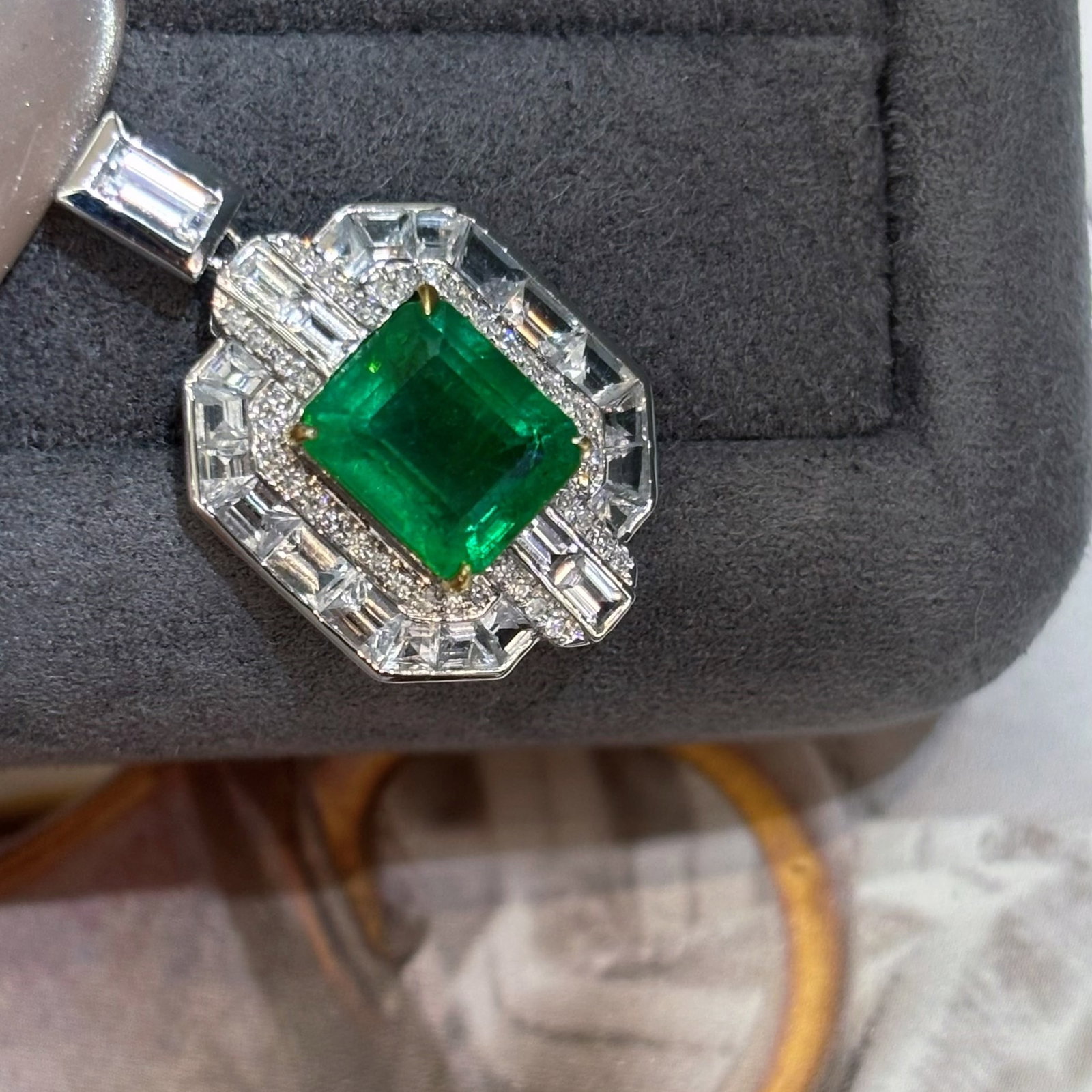 14k Gold 2.7 Ct Vivid Green Natural Emerald & Diamond & Sapphire Pendant( Without Chain ) - 3