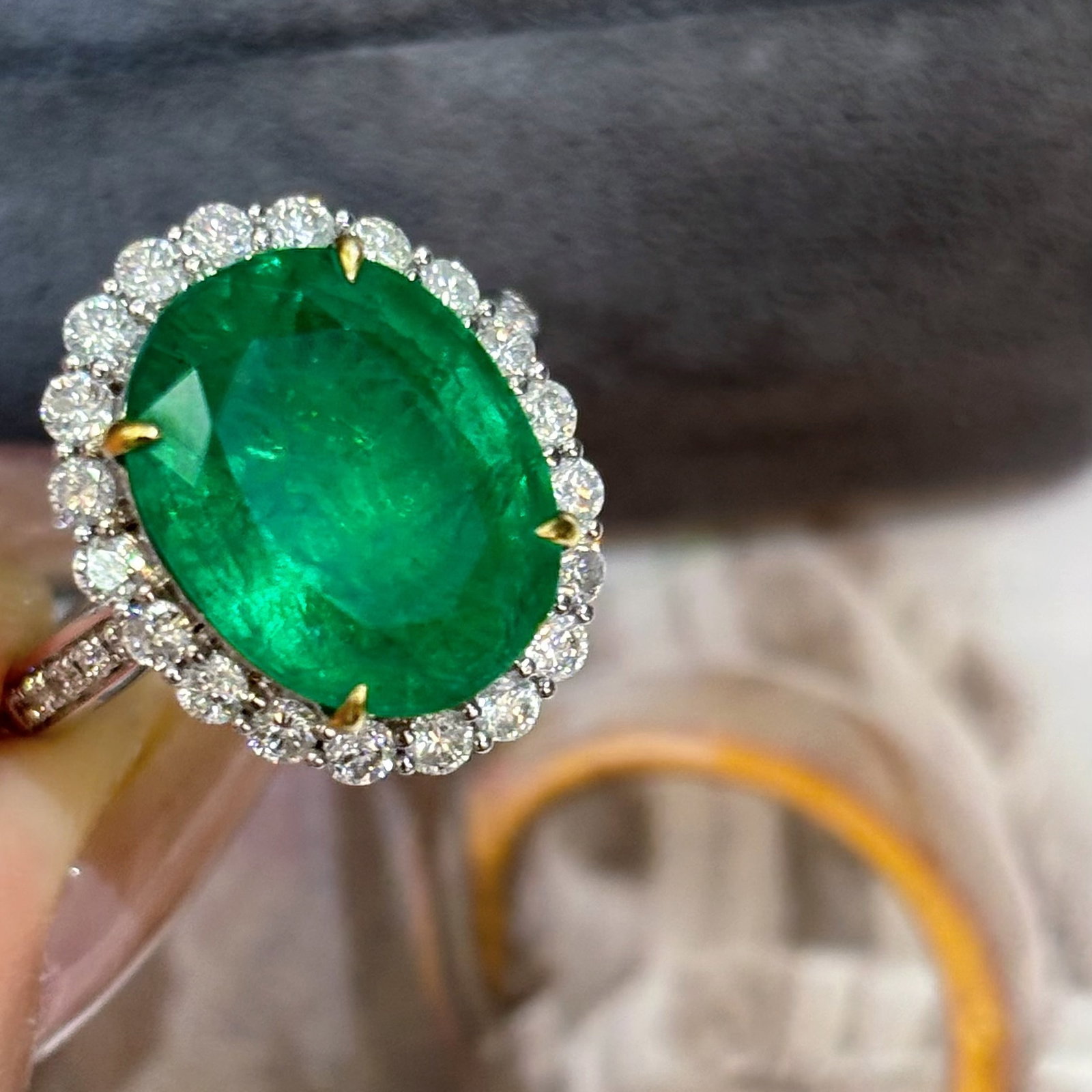 14k Gold 6.38 Ct Vivid Green Natural Emerald & Diamond Ring/pendant( Without Chain ) - 5