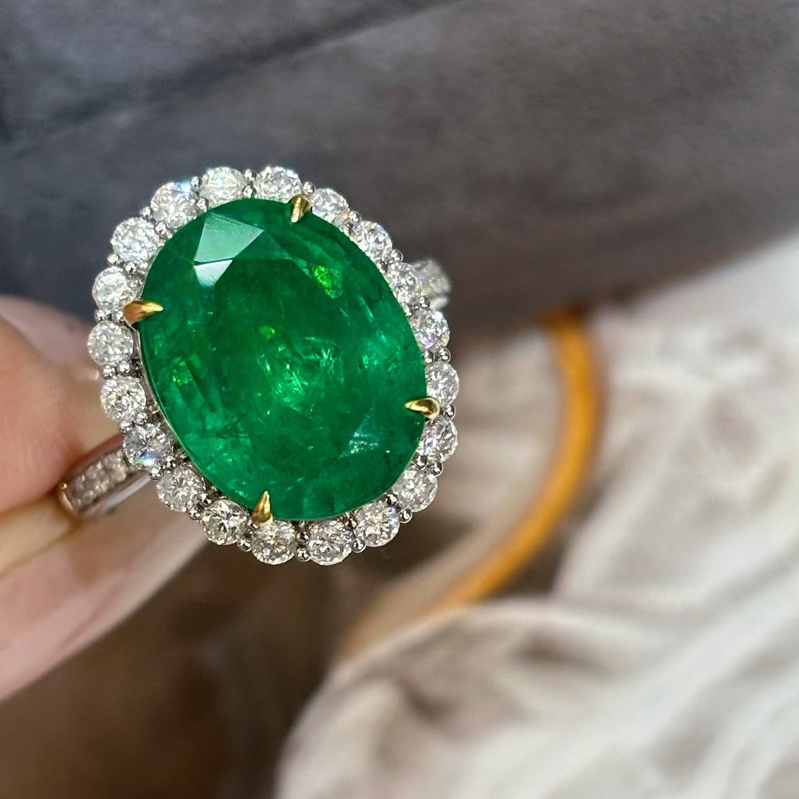 14k Gold 6.38 Ct Vivid Green Natural Emerald & Diamond Ring/pendant( Without Chain ) - 6