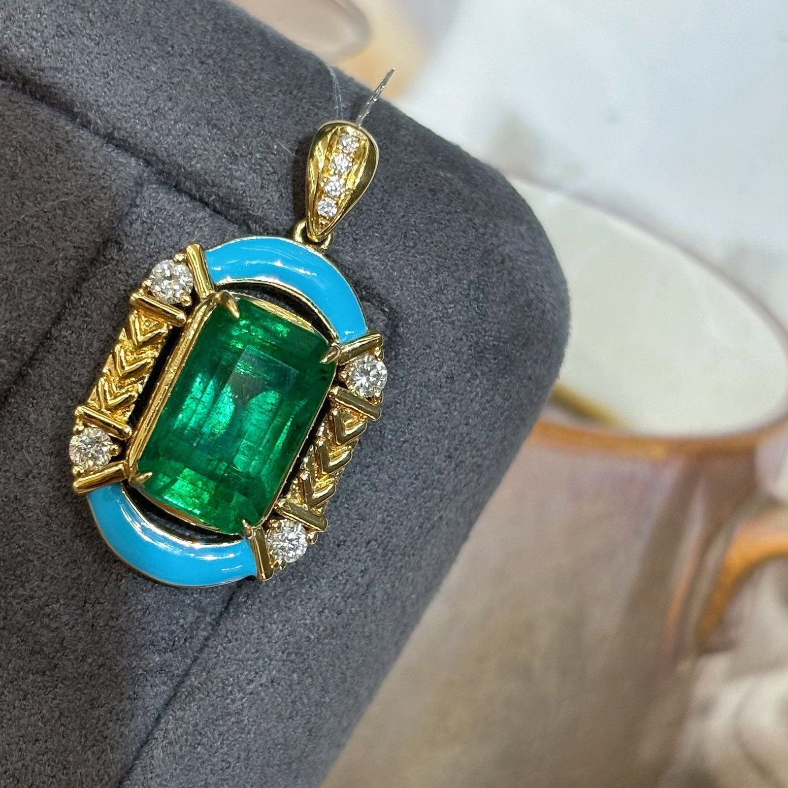 14k Gold 3.59 Ct Vivid Green Natural Emerald & Diamond Pendant( Without Chain ) - 3