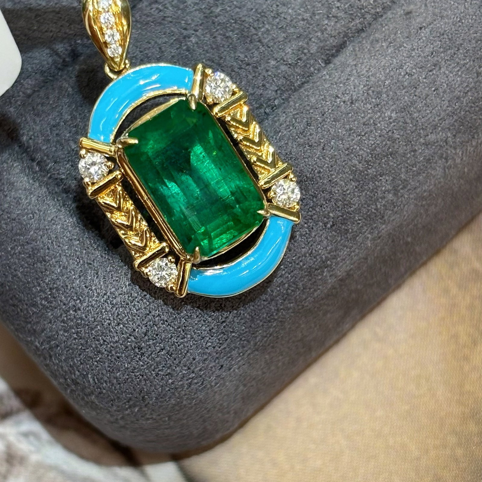14k Gold 3.59 Ct Vivid Green Natural Emerald & Diamond Pendant( Without Chain ) - 5