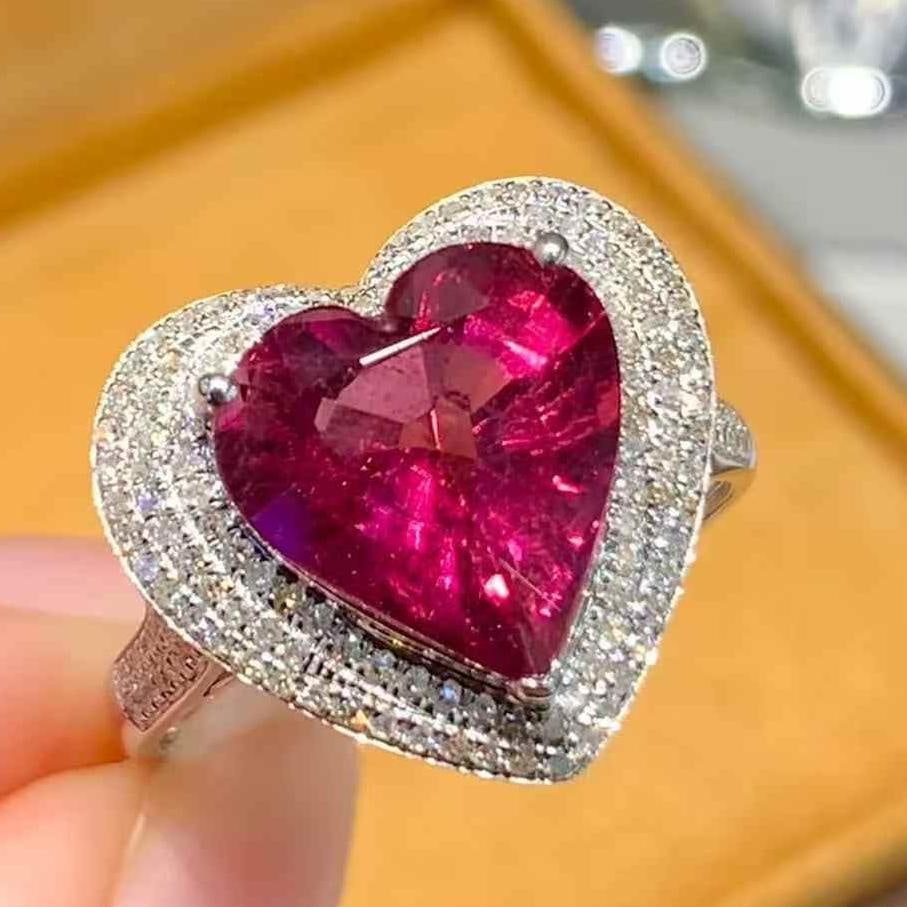 14k Gold 3.7 Ct Natural Tourmaline & Diamond Ring: Ref:231043046 // gold content:14k gold // ring size:7. 25us // // main gemstone:tourmaline // shape:heart // carat weight:3. 7ct // color:red // treatment:natural // // adjacent gemstone 2 : diamond /