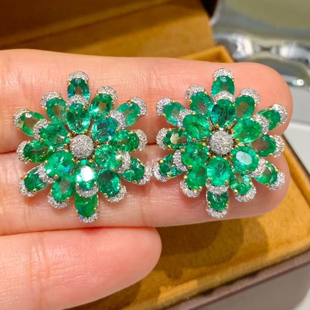 14k Gold 8 Ct Natural Emerald & Diamond Earrings - 2