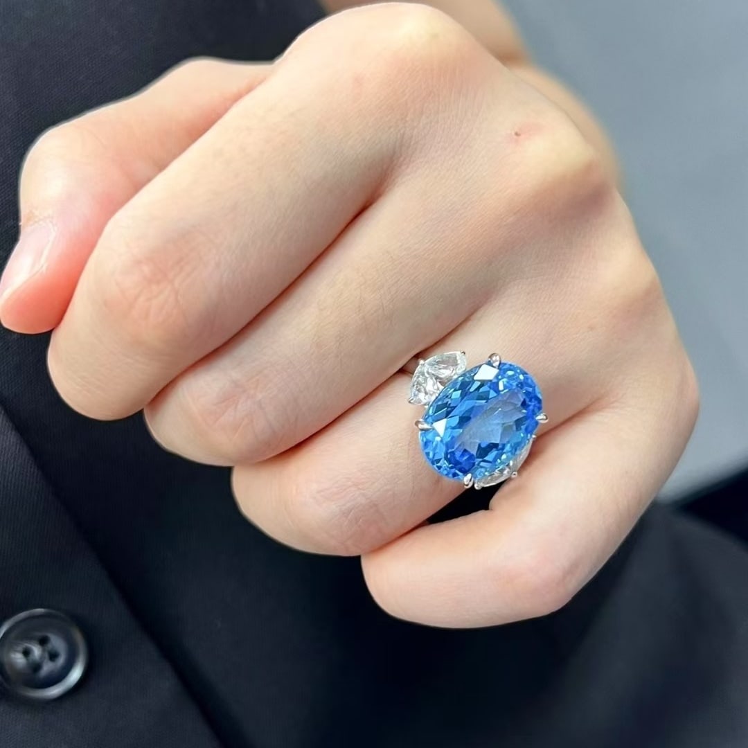 14k Gold 14.21 Ctw Natural Topaz & Sapphire Ring - 2