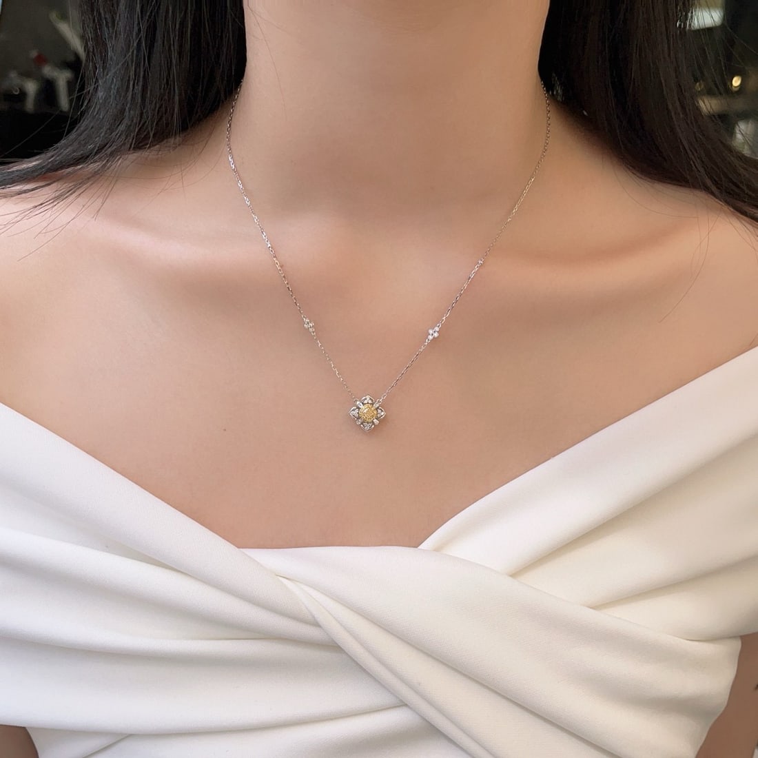 14k Gold 0.49 Ctw Natural Yellow Diamond & Diamond Necklace - 4