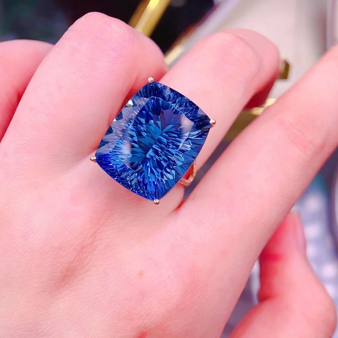 14k Gold 32 Ct Natural Topaz & Diamond Ring - 4