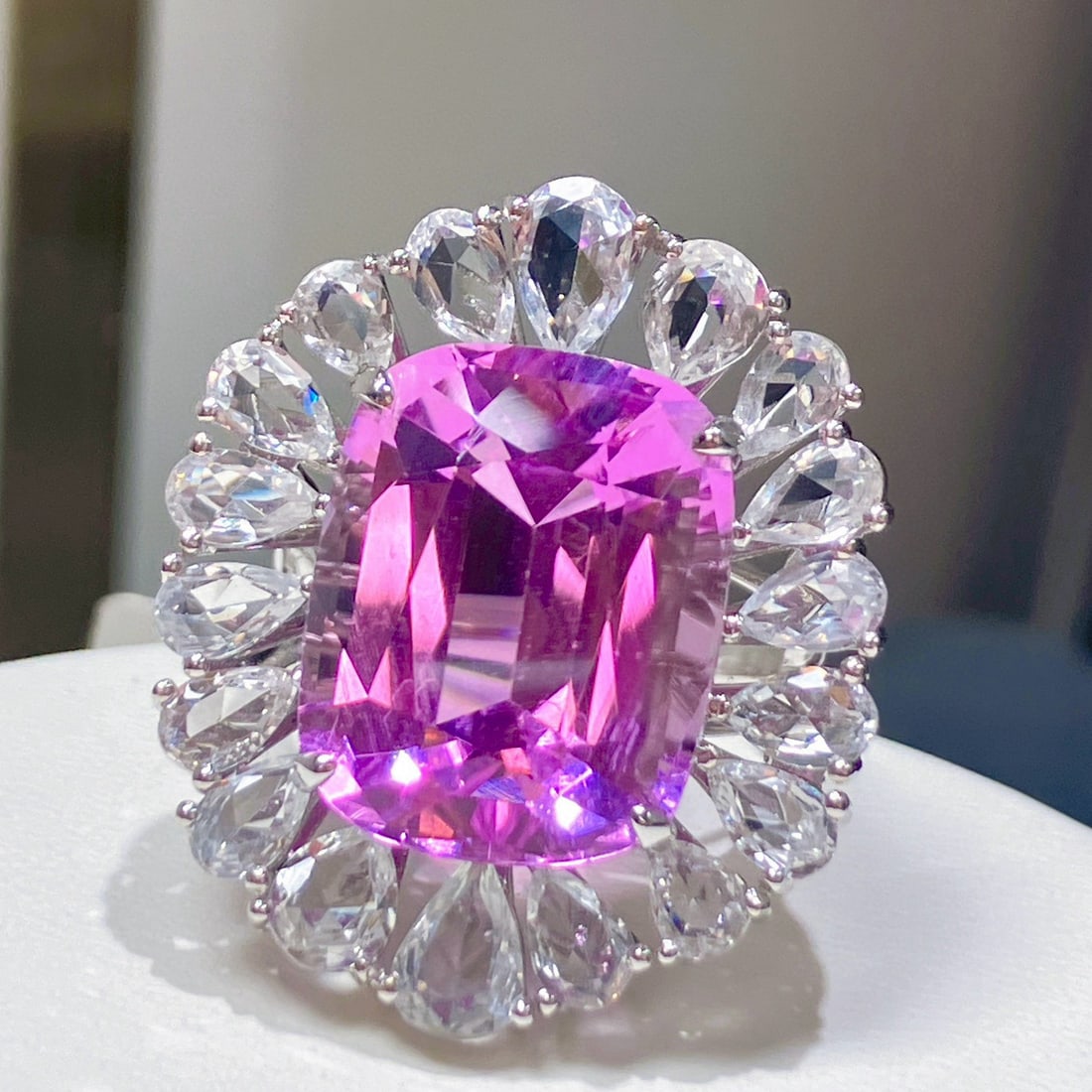 14k Gold 20.03 Ctw Natural Kunzite & Sapphire Ring - 6