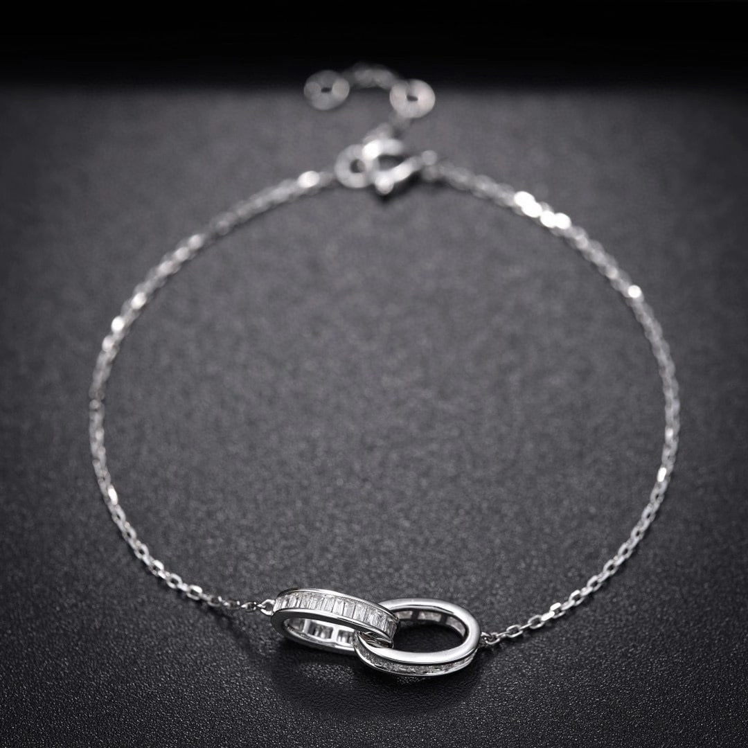14k Gold 0.27 Ct Natural H Diamond Bracelet: Ref:231043153 // gold content:14k gold // main gemstone:diamond // shape:baguette // carat weight:0. 27ct // clarity grade:vs-si // color:h // treatment:natural // Condition: New Low Estimate: