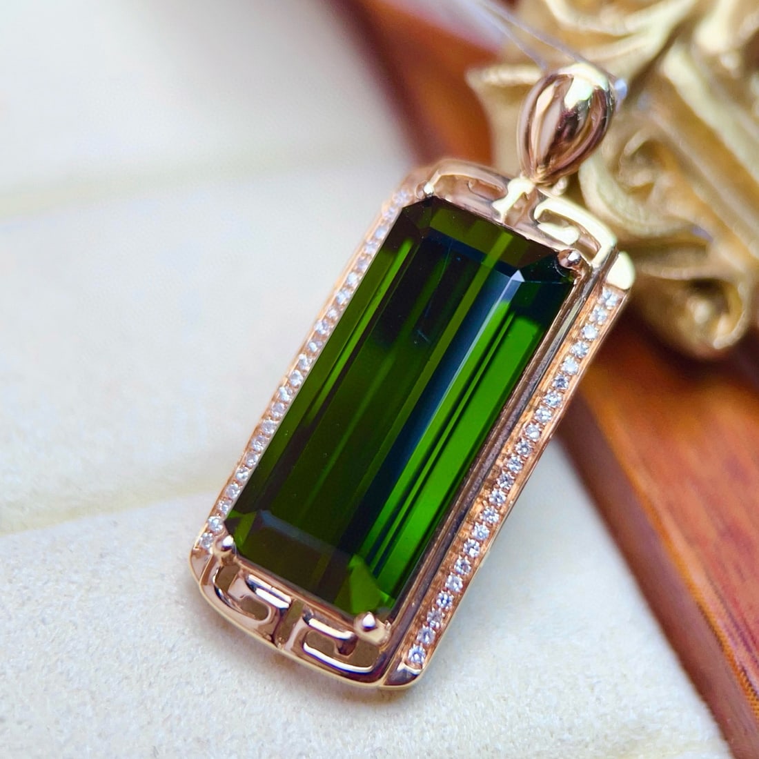 14k Gold 10.4 Ct Natural Tourmaline & Diamond Pendant( Without Chain ) - 3