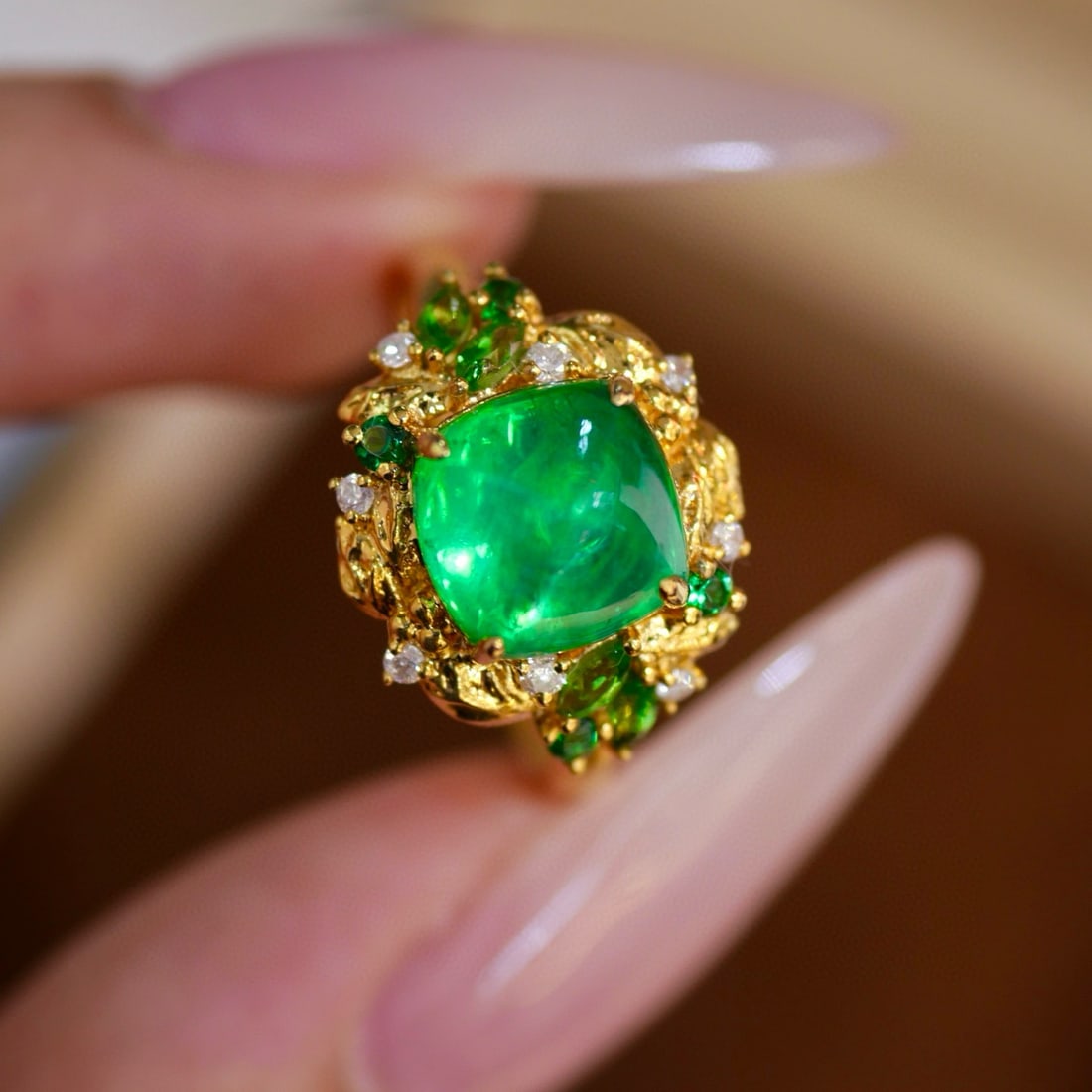 14k Gold 2.70 Ct Vivid Green Natural Emerald & Diamond & Tsavorite Ring: Ref:231043184 // gold content:14k gold // ring size:7. 25us // // main gemstone:emerald // shape:sugar-loaf // carat weight:2. 70ct // color:vivid green // treatment:natural // // adjacent gemstone 2 