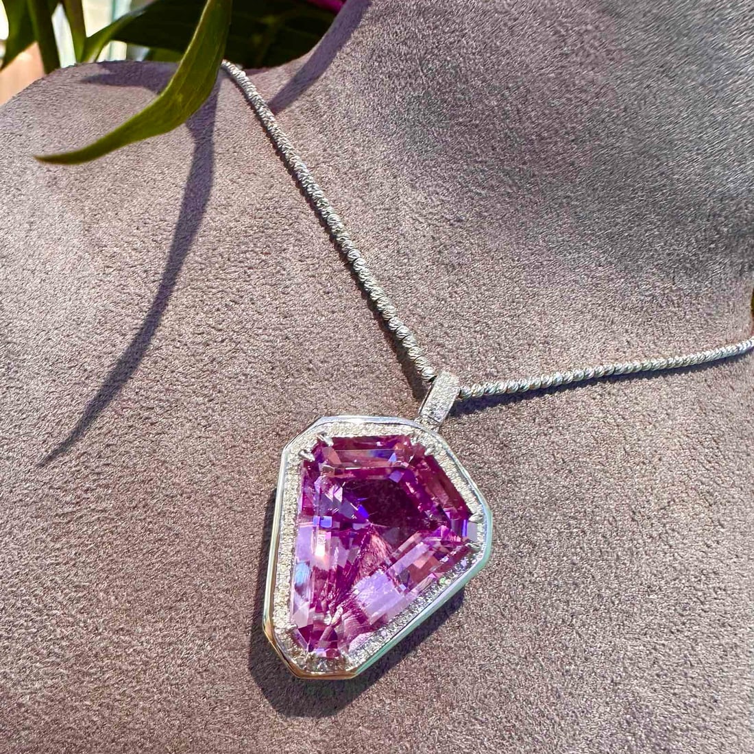 14k Gold 18.6 Ct Natural Kunzite & Diamond Pendant( Without Chain ) - 3
