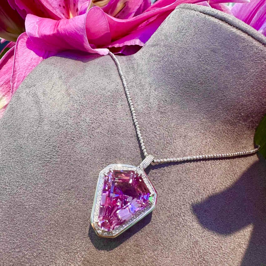 14k Gold 18.6 Ct Natural Kunzite & Diamond Pendant( Without Chain ) - 5