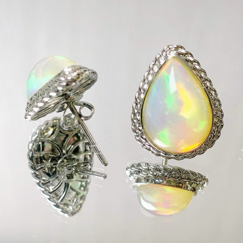14k Gold 5.90 Ct Natural Opal Earrings - 5